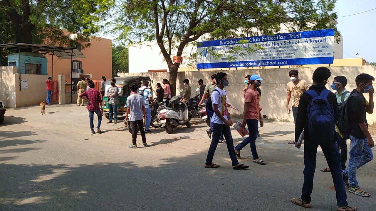 Chaos happened at BHS Alkapuri after school administration called students for submit assignments
