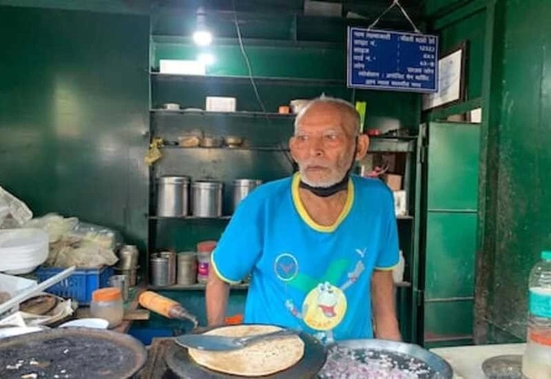 Delhi: Baba from baba ka dhaba files case against YouTuber who put him into limelight