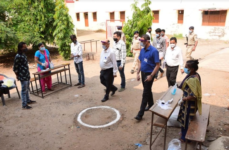 Election Commission observers inspected the voting process