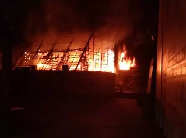 Gujarat: Major fire breaks out at hotel on NH-8 near Bharuch