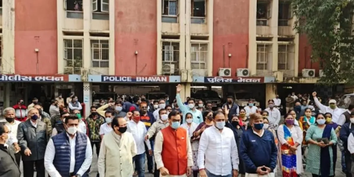 Vadodara Congress gives memorandum to police commissioner