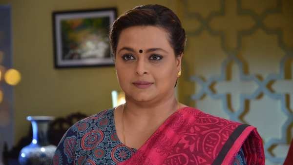 Shilpa Shirodkar becomes first Indian celeb to get COVID-19 vaccine
