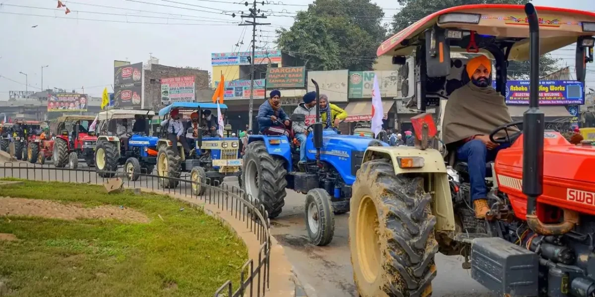 Security upgraded as hundreds of farmer protesters head to Delhi for tractor parade