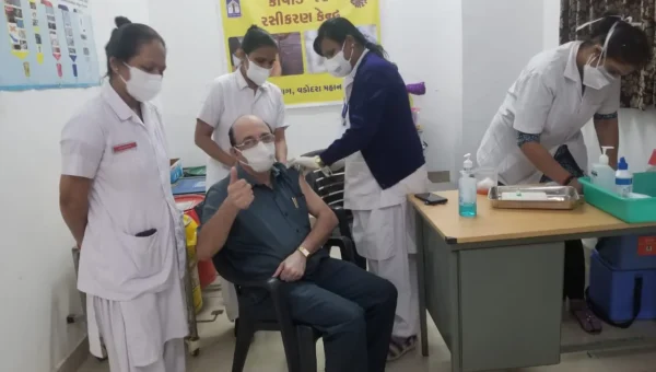 Dr. Minu Patel vaccinated and concluded the first dose at Gotri Hospital