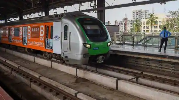 Mumbai Metro services for 2 more hours from Monday