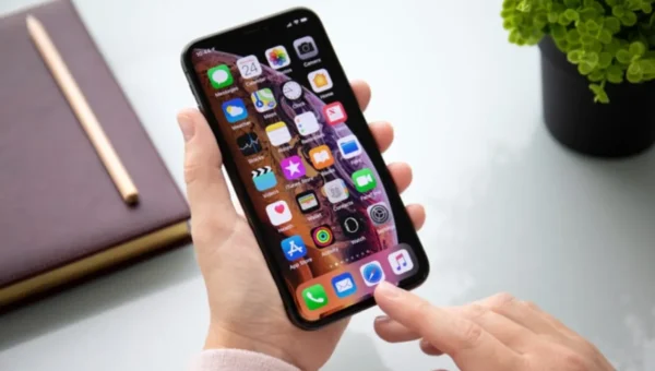 Apple iPhone 13 plans optical in-display fingerprint sensor