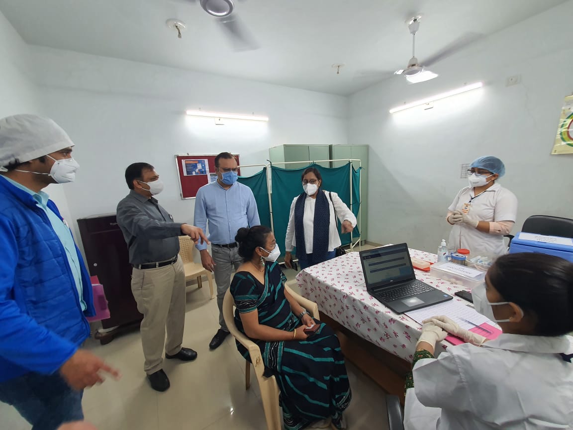 OSD and Education Secretary reviewed the planning and preparedness for covid vaccination in Vadodara city