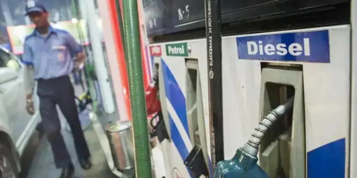 Petrol price in Delhi reaches All-Time high of Rs 85.45 per litre, Mumbai at Rs 92.04