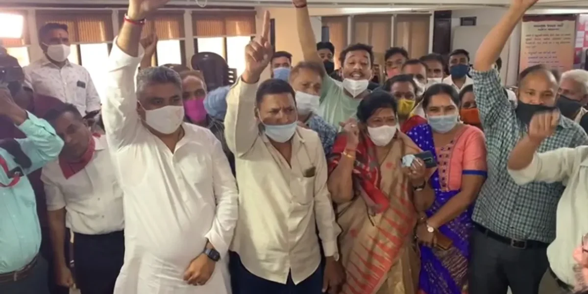 Opposition from BJP supporters of Ward 18 in Vadodara over inclusion of Congress councillor into the party