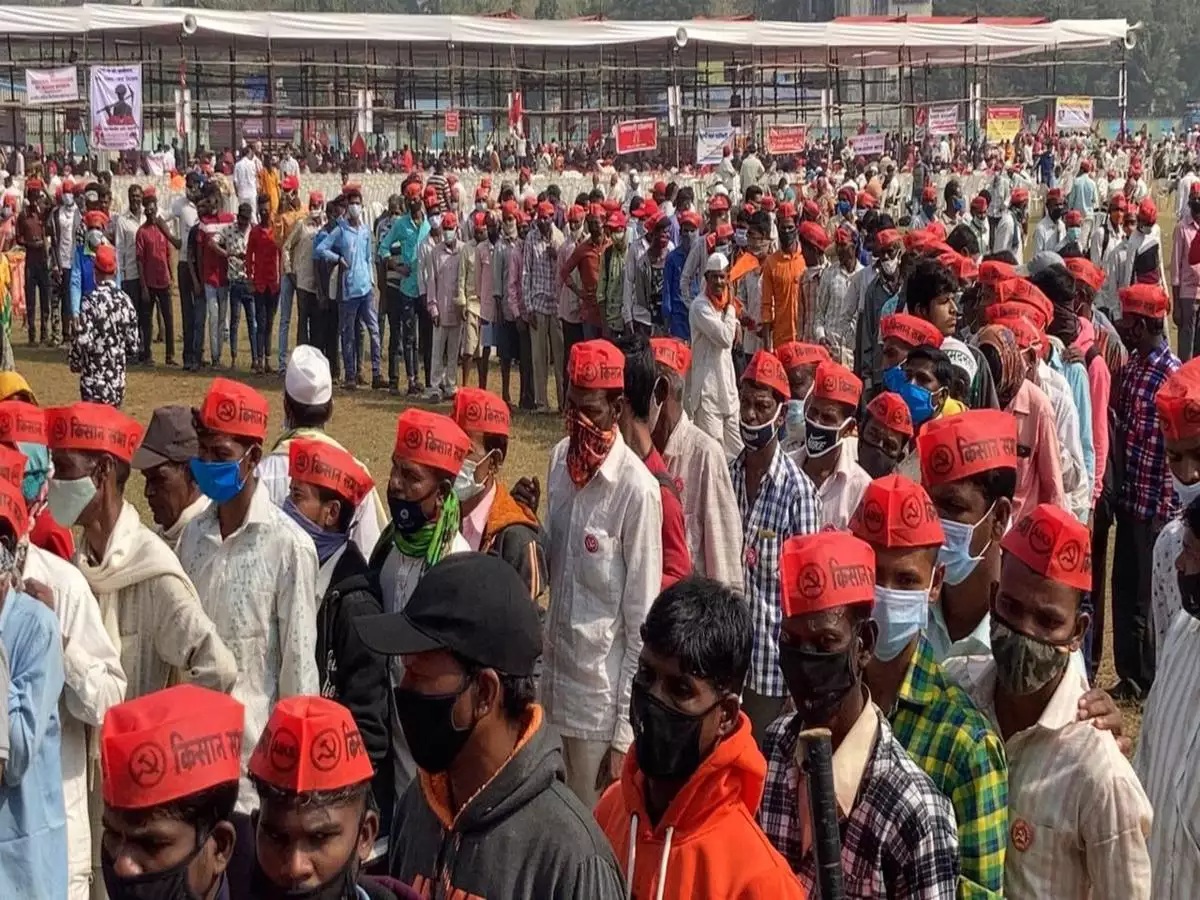 Farmers arrive at Mumbai’s Azad Maidan, Sharad Pawar to address rally today