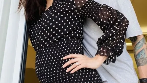Anushka Sharma and Virat Kohli blessed with a babygirl