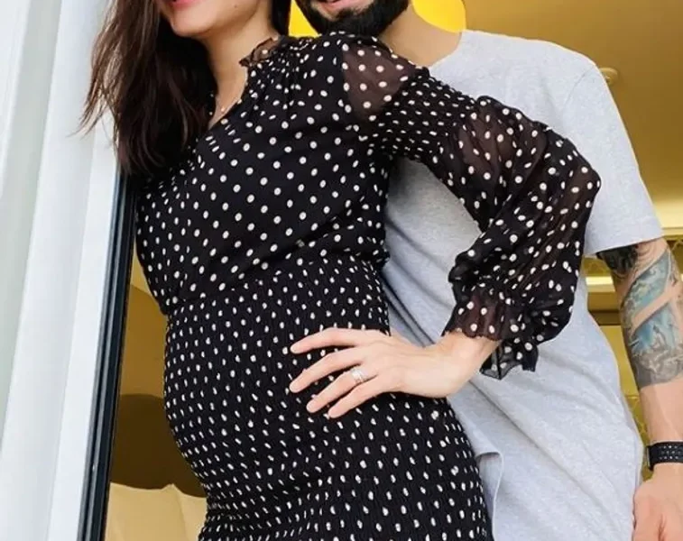 Anushka Sharma and Virat Kohli blessed with a babygirl