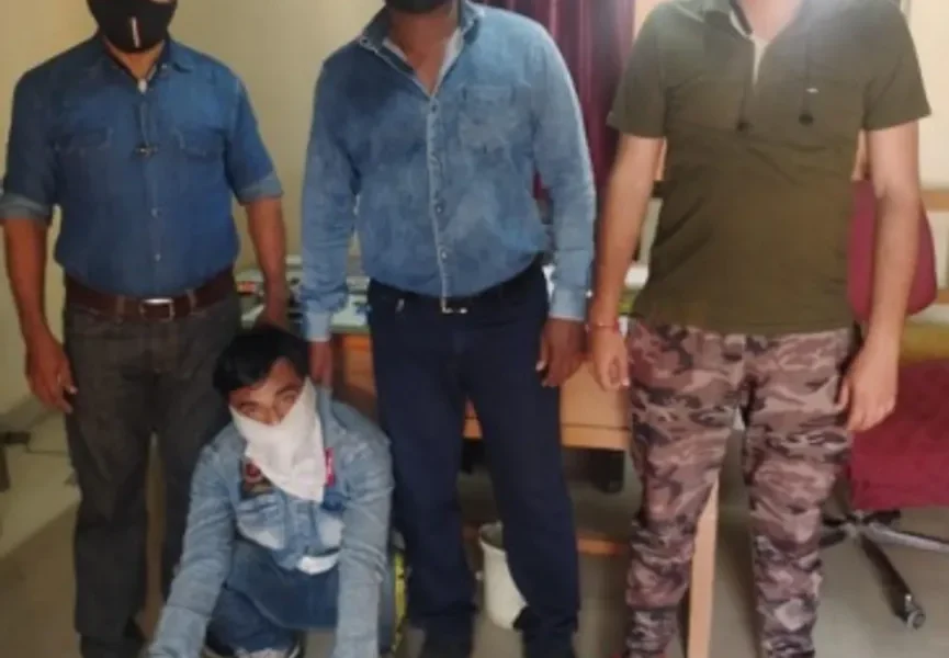Western railway LCB arrest wanted accused from Vadodara