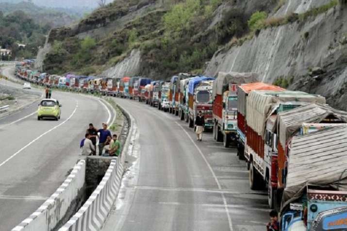Landslides close down Jammu-Srinagar highway
