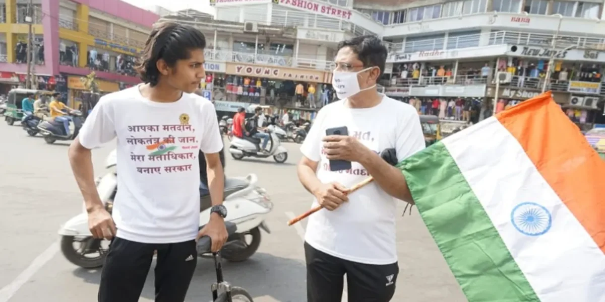 Youth spread unique voting message on his unicycle in Vadodara
