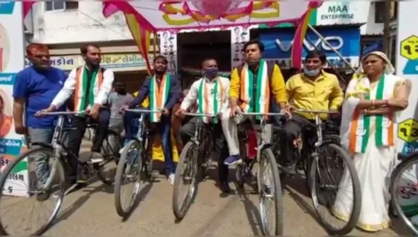 Unique election campaign by Congress candidates of Ward 6 in Vadodara