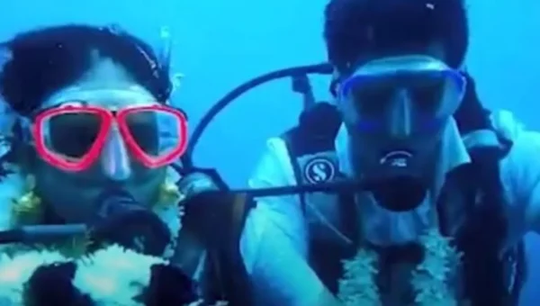 Chennai couple gets married underwater to spread awareness on ocean pollution