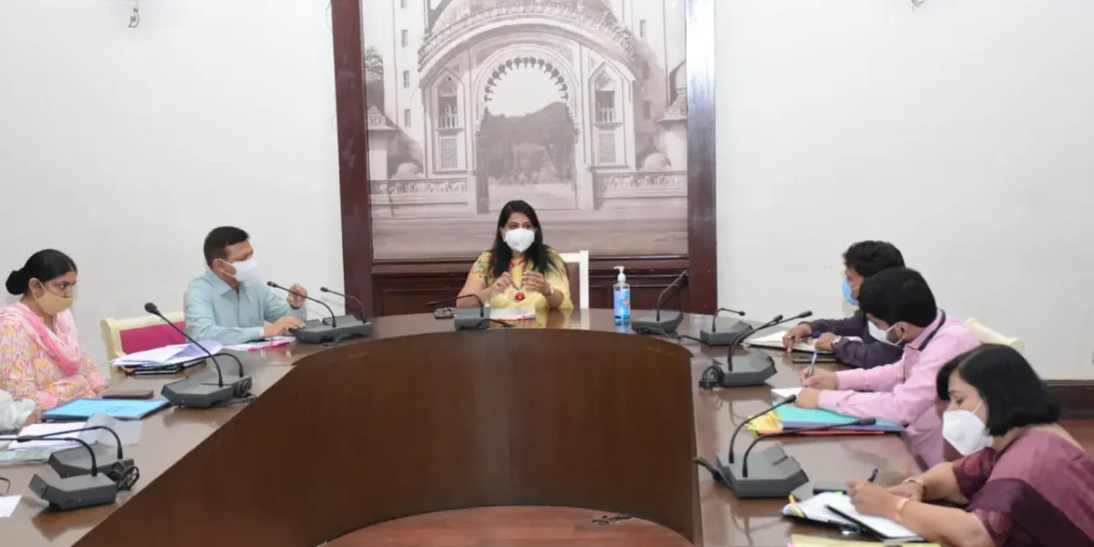 District Election Officer reviewed the pre-voting preparations with election officers of the corporation and nodal officers