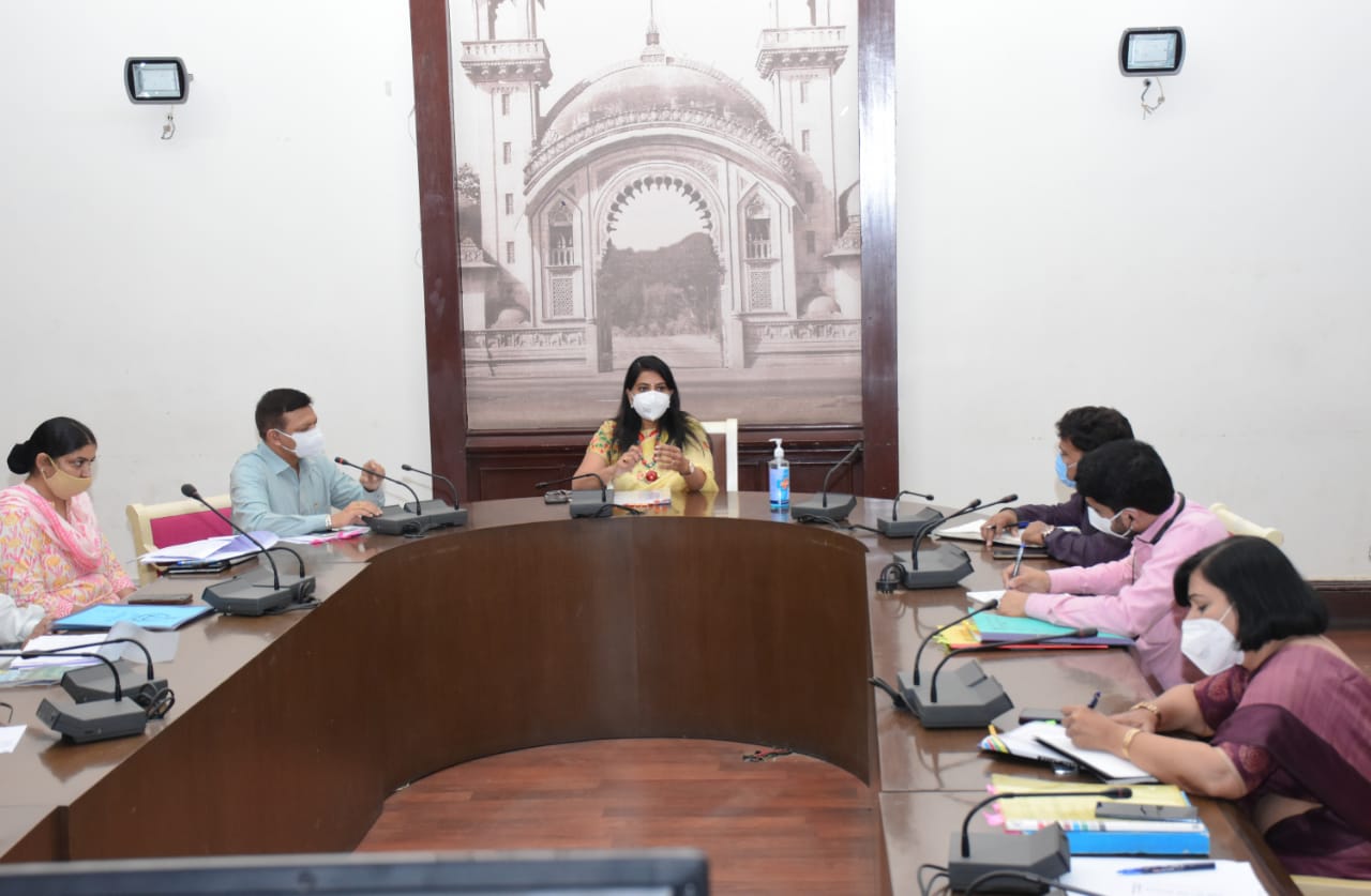 District Election Officer reviewed the pre-voting preparations with election officers of the corporation and nodal officers