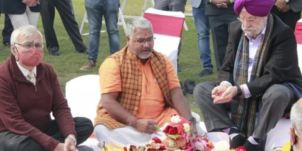 Hardeep Singh Puri performs Bhoomi Poojan ceremony of Central Vista Avenue
