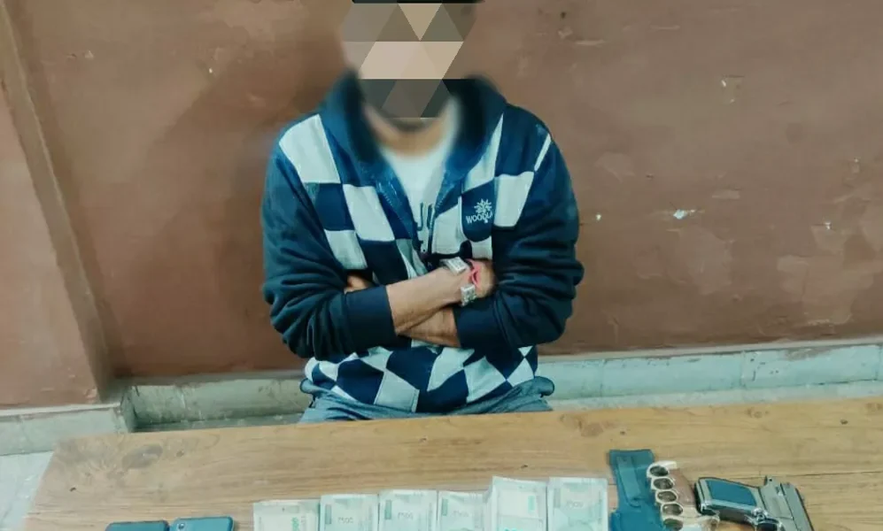 Police arrest youth with 3.09 lakh and dagger in car from Waghodia road in Vadodara