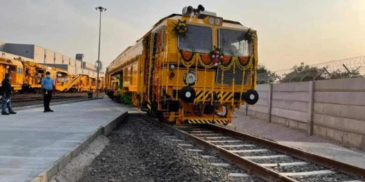 Manufacturing plant for track machines at Karjan connected with rail network at Lakodara station