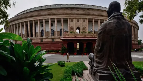 Both Houses of Parliament to resume proceedings today after a break of four days