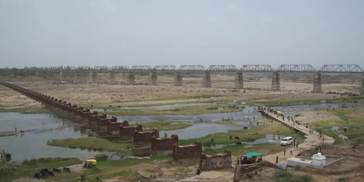 Vadodara collector banned the entry at Mahisagar and Narmada river for two days on Holi and Dhuleti