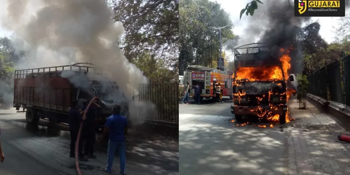Sudden fire in tempo filled with plywood passing through Rajmahal Road in Vadodara