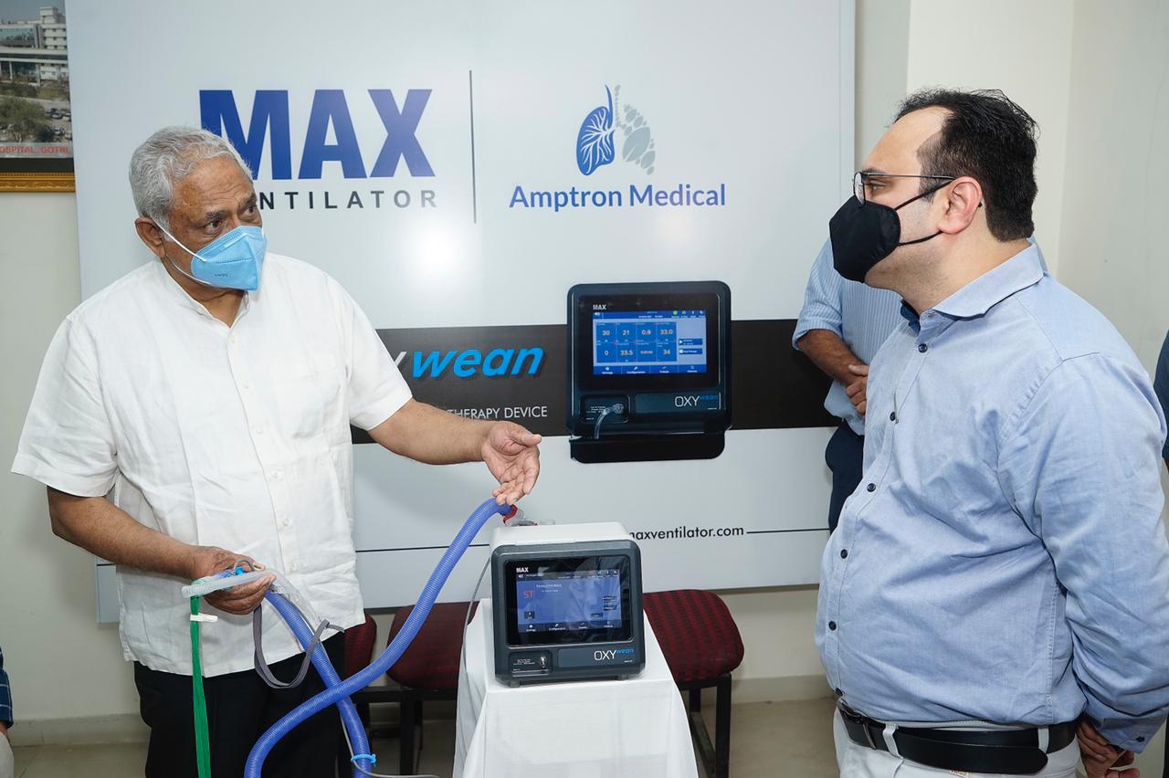 OSD Dr. Vinod Rao accepted the donation of two High Flow Oxygen Therapies for Gotri Hospital