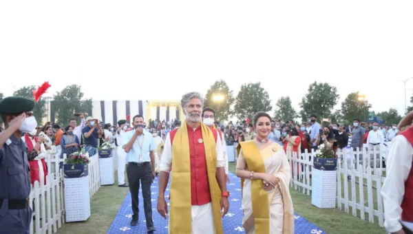 Milind Soman and Tisca Chopra motivate students in 4th Annual Convocation of Parul University