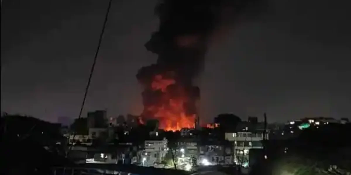 Fire breaks out at Pune’s fashion street, 500 shops gutted