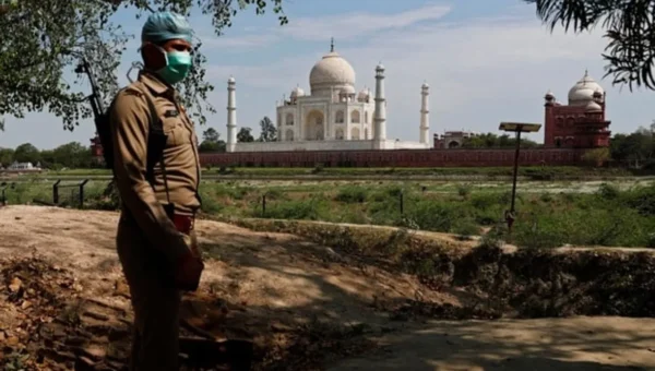 Taj Mahal shut, tourists evacuated following hoax bomb threat call