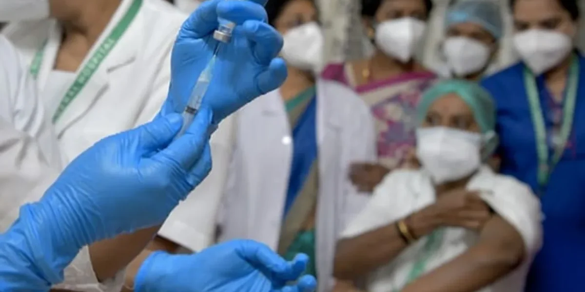 Vadodara district record feat as highest number of people get vaccinated in single day