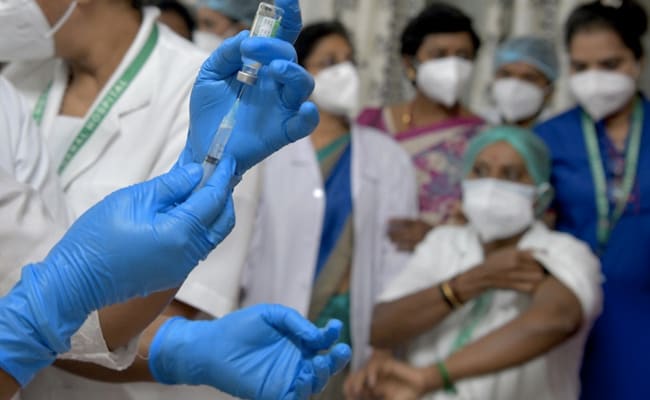 Vadodara district record feat as highest number of people get vaccinated in single day