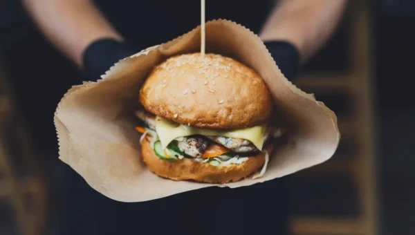 Best Burger Chains that rule the hearts of foodies in Delhi