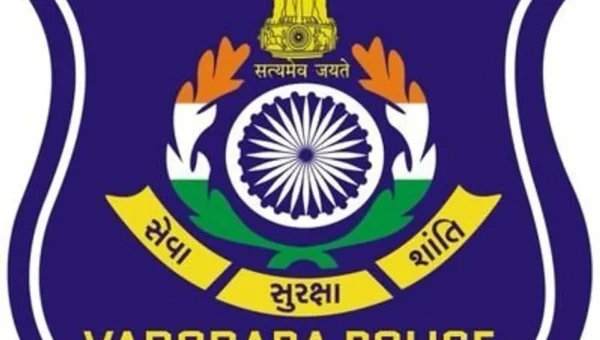 Vadodara city police spread awareness in people for strictly follow government guidelines to fight corona