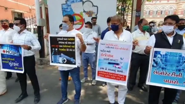 Vadodara Congress gives memorandum to collector about shortage of remedisivir injections and plight of patients and their relatives
