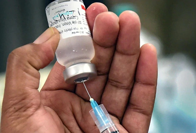 Govt fast-tracks emergency approval for foreign-made COVID-19 vaccines
