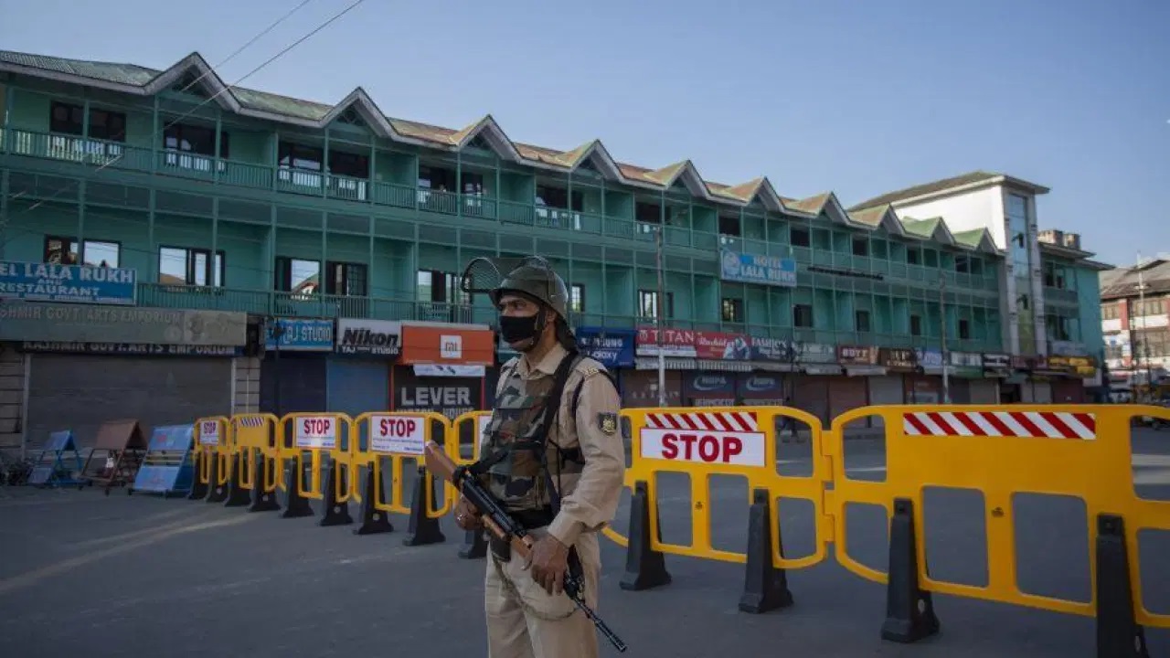 COVID-19: 34-hour curfew imposed in J-K