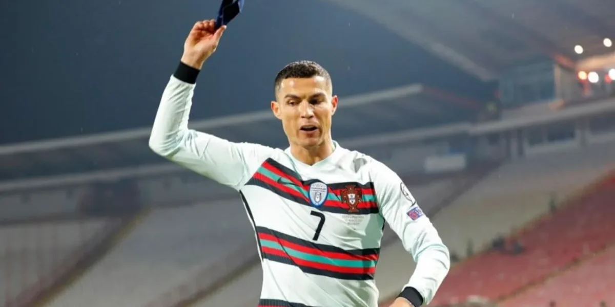 Cristiano Ronaldo’s ‘Throw Away’ armband auctioned for USD 75,000 to help serbian baby