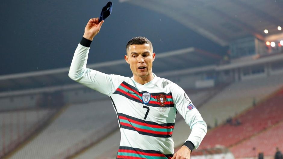 Cristiano Ronaldo’s ‘Throw Away’ armband auctioned for USD 75,000 to help serbian baby