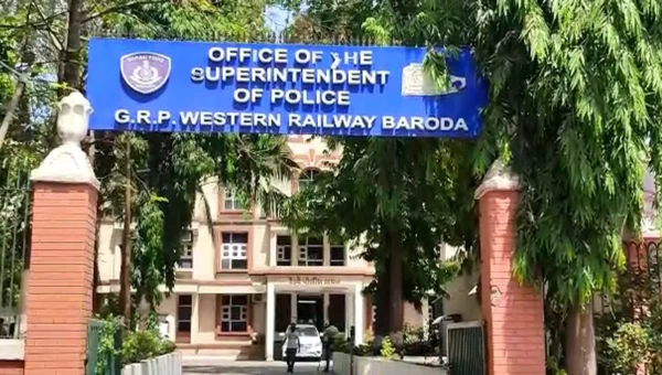 Two accused of stealing Rs 4.75 crore from Angadia firm employee nabbed from West Bengal