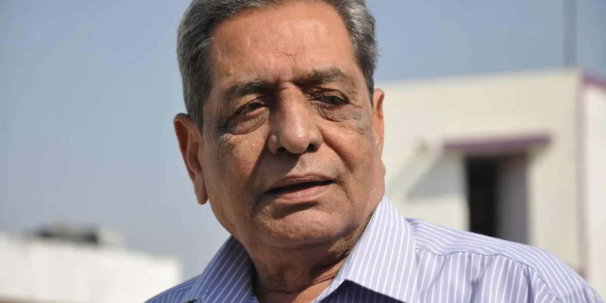 Khalil Dhantejvi died at the age of 82