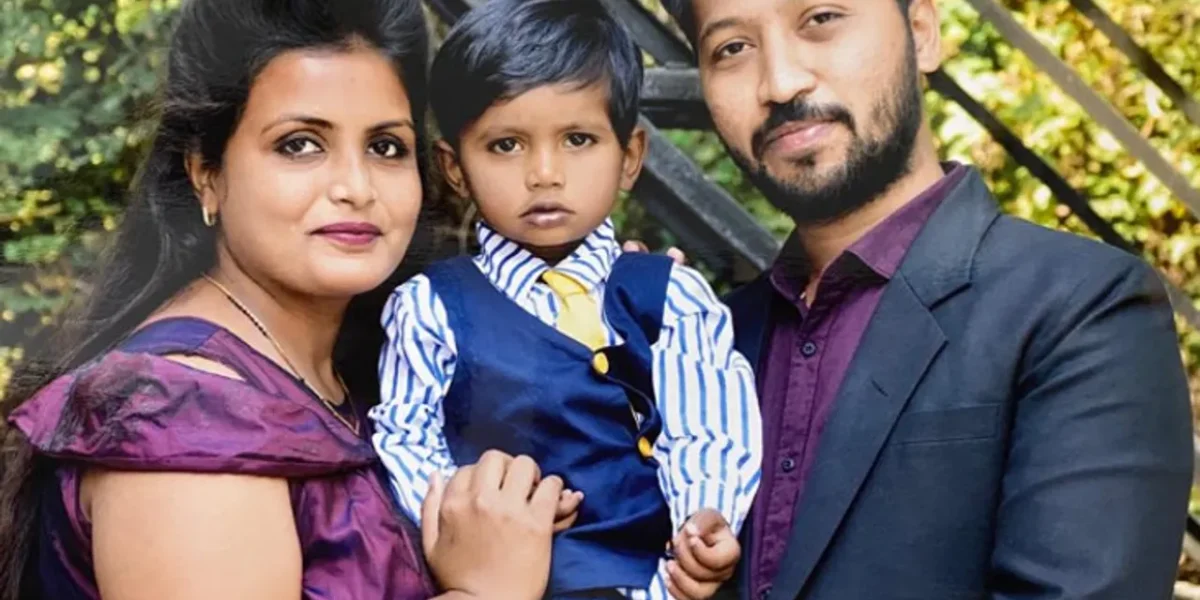 2 year old son of the nurse in Vadodara’s Gotri hospital eagerly waiting for her return to home