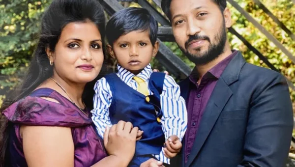 2 year old son of the nurse in Vadodara’s Gotri hospital eagerly waiting for her return to home