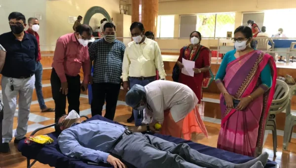 OSD Dr. Vinod Rao felt blissful after donate blood for the corona patients
