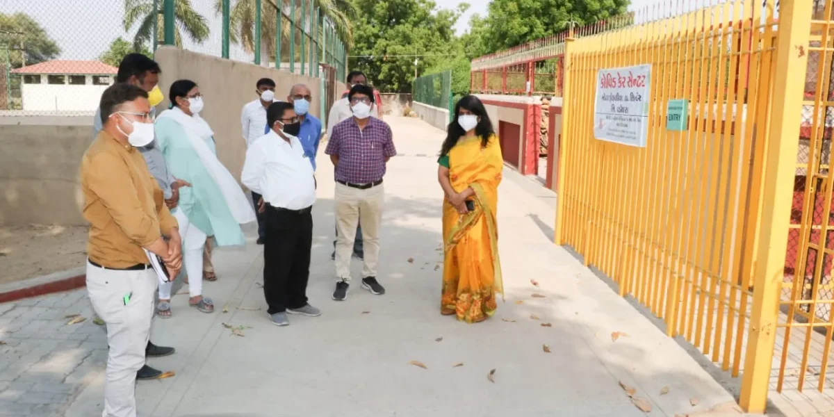 Vadodara District Collector gets information about the services of Covid Care Center in Mota Fofadia village