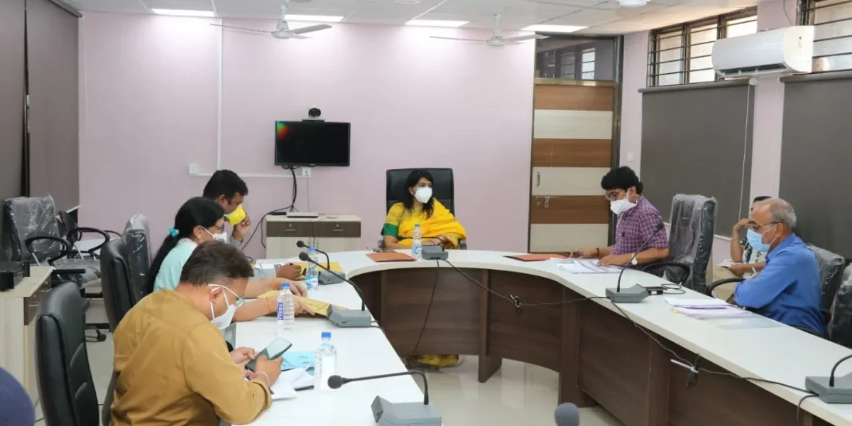 Vadodara District Collector instructed to make control room at Shinor taluka for intensive monitoring of health situation