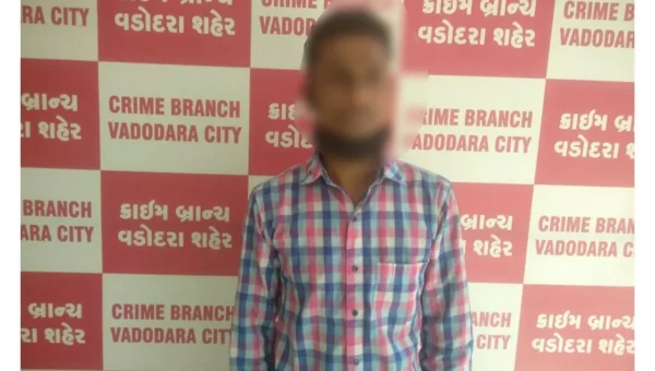 Vadodara city cyber crime arrested one for sending obscene messages to a woman